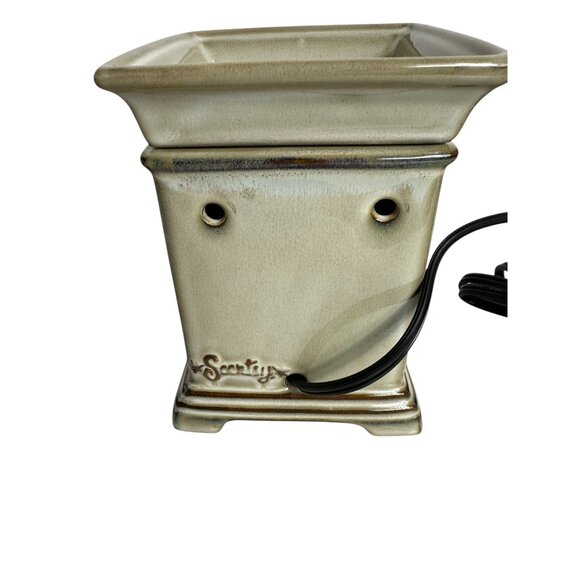 Scentsy Snapshot Full-Size Scented Warmer With Box & Bulb - Damaged Box/Writing - Picture 4 of 10